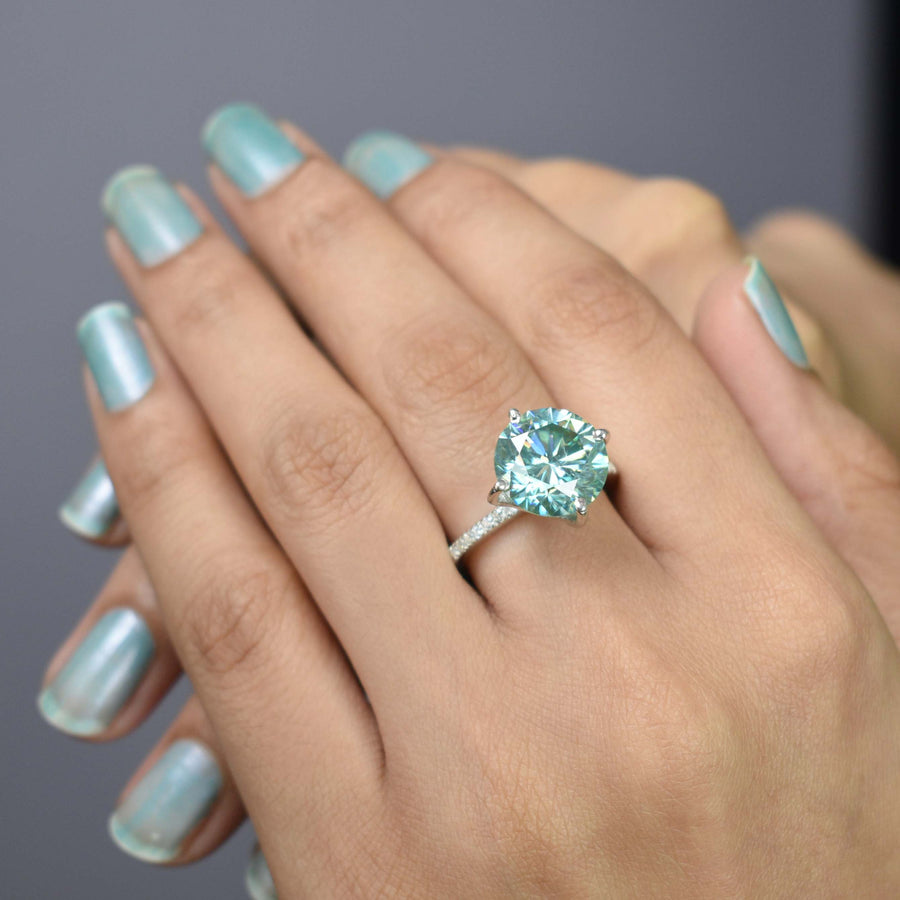 Blue Diamond Ring in White Gold | KLENOTA